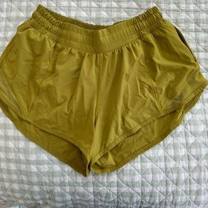 Lululemon Hotty Hot Shorts Size 6